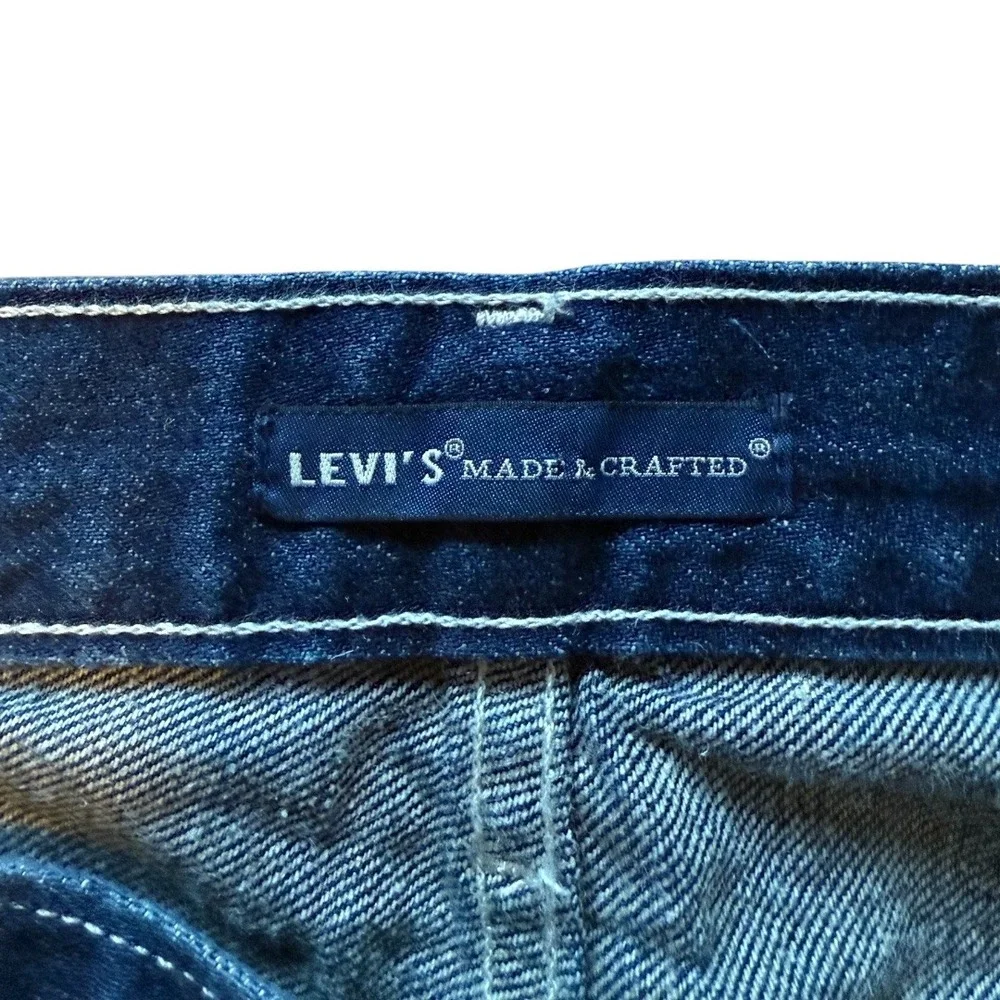 Womens Levis Flare Crop High Waisted Raw Hem Jean Shorts Dark Wash Denim Size 32